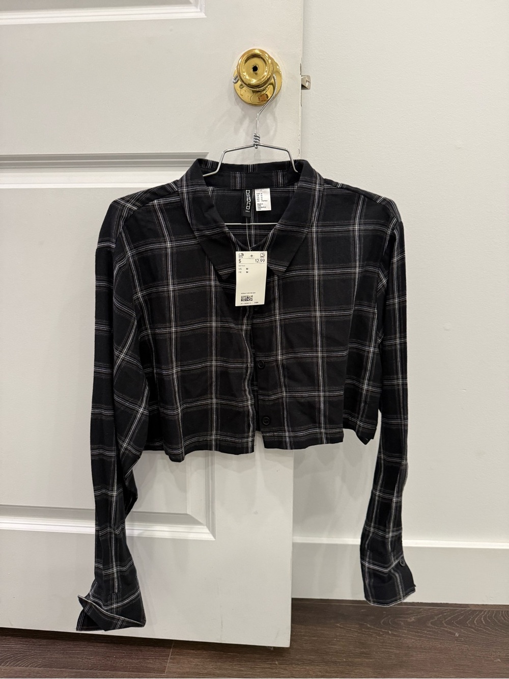 H&M Black Plaid Cropped Button-Down Shirt